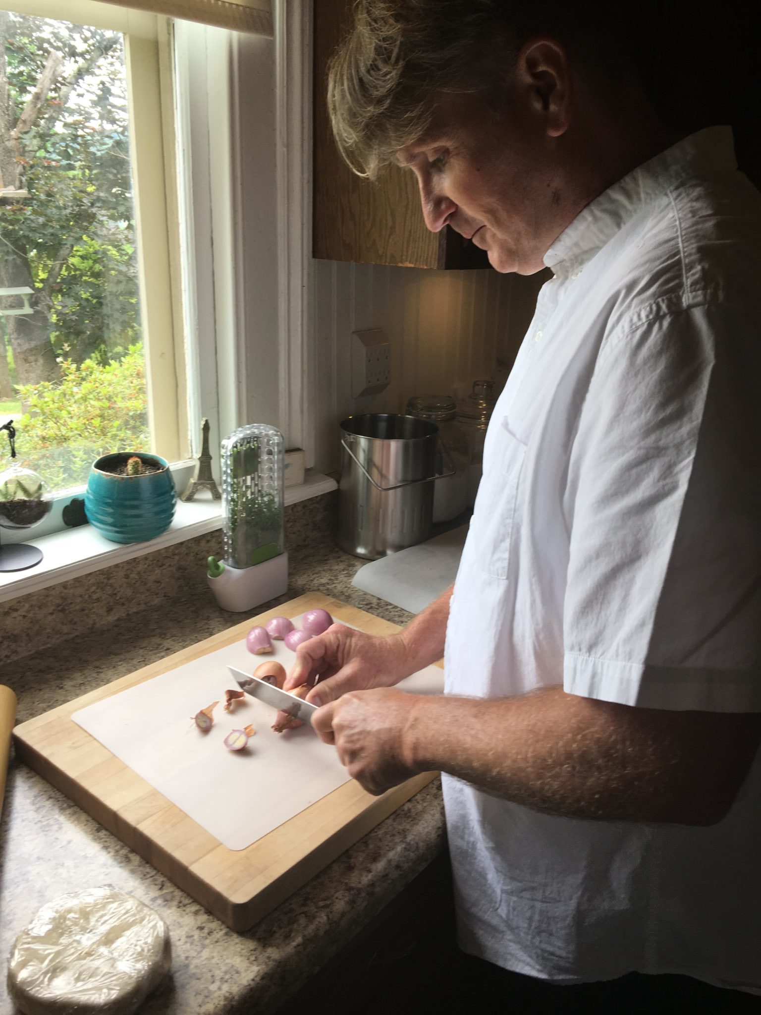 Chopping shallots