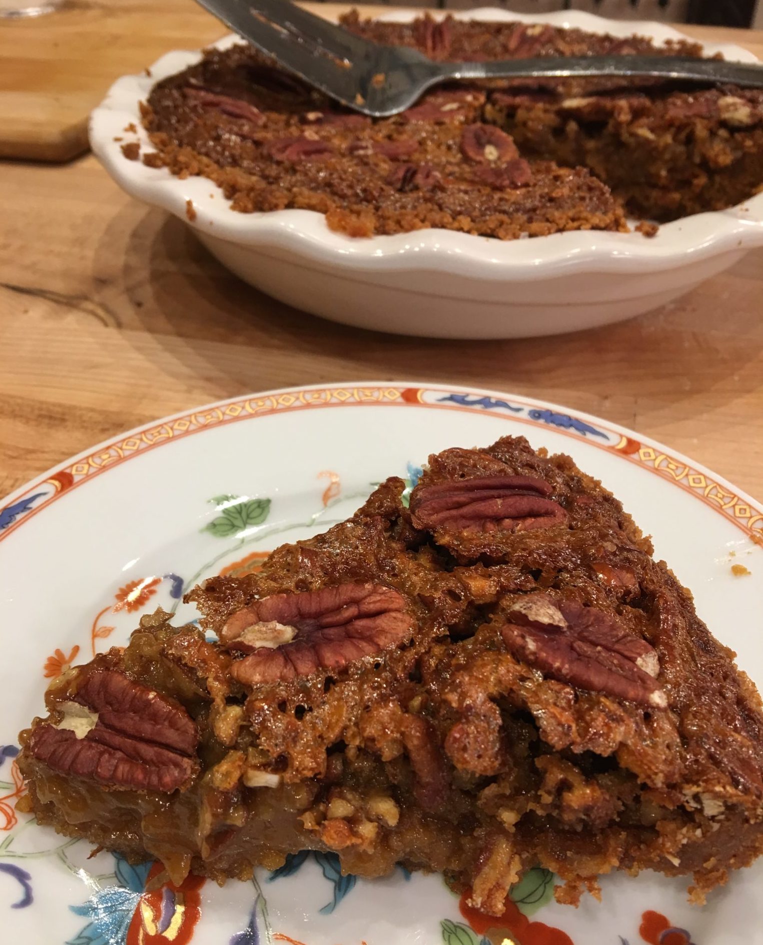 Pecan pie with rum raisins