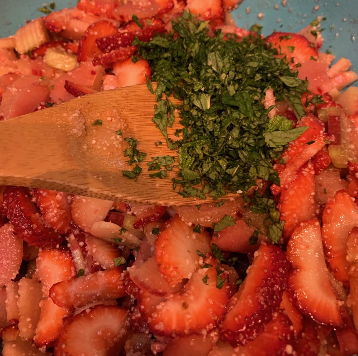 Strawberry, rhubarb and mint filling