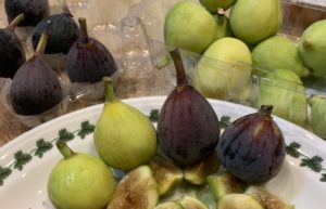 Mission figs and green figs