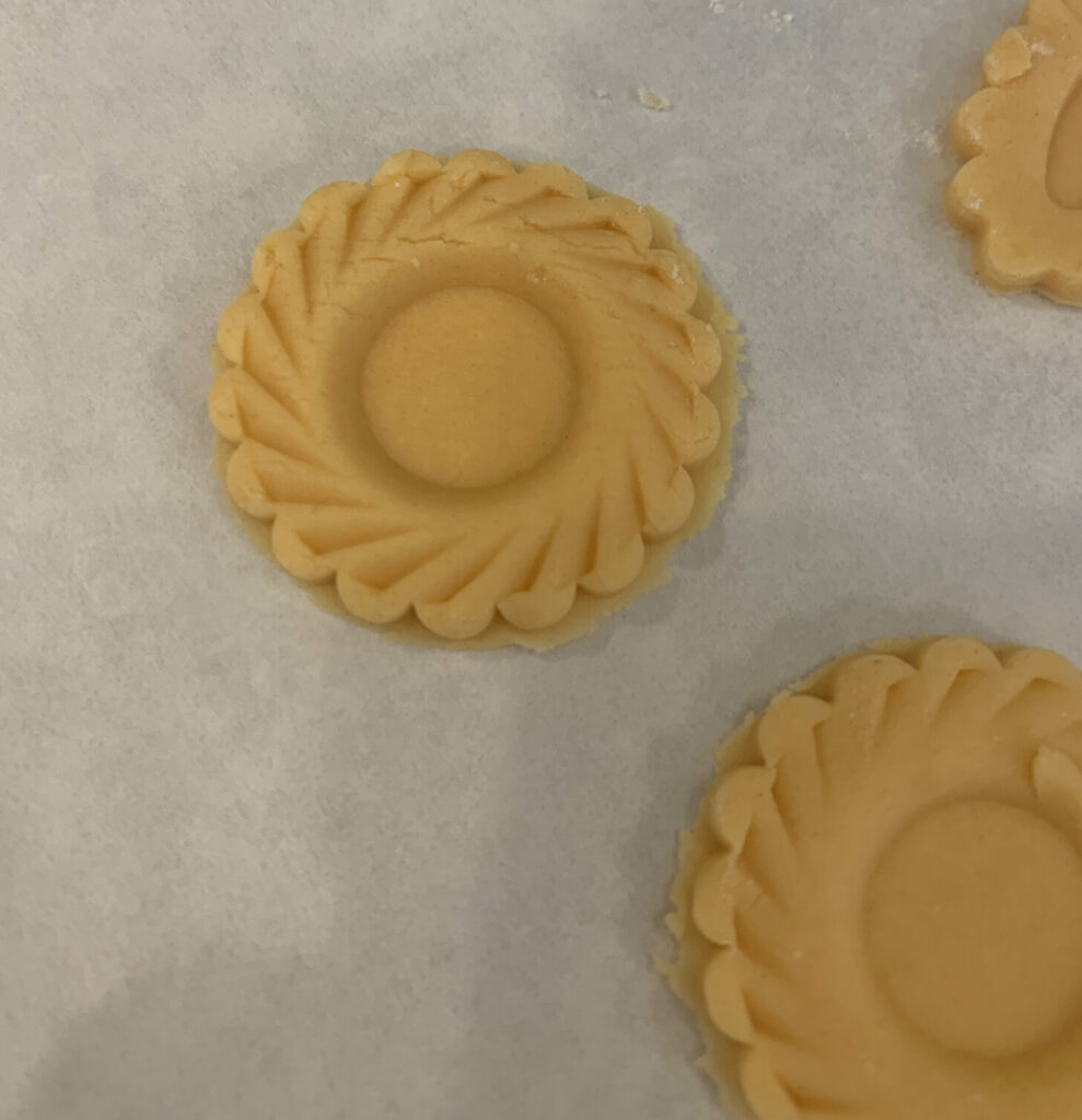 an unfilled pineapple tart