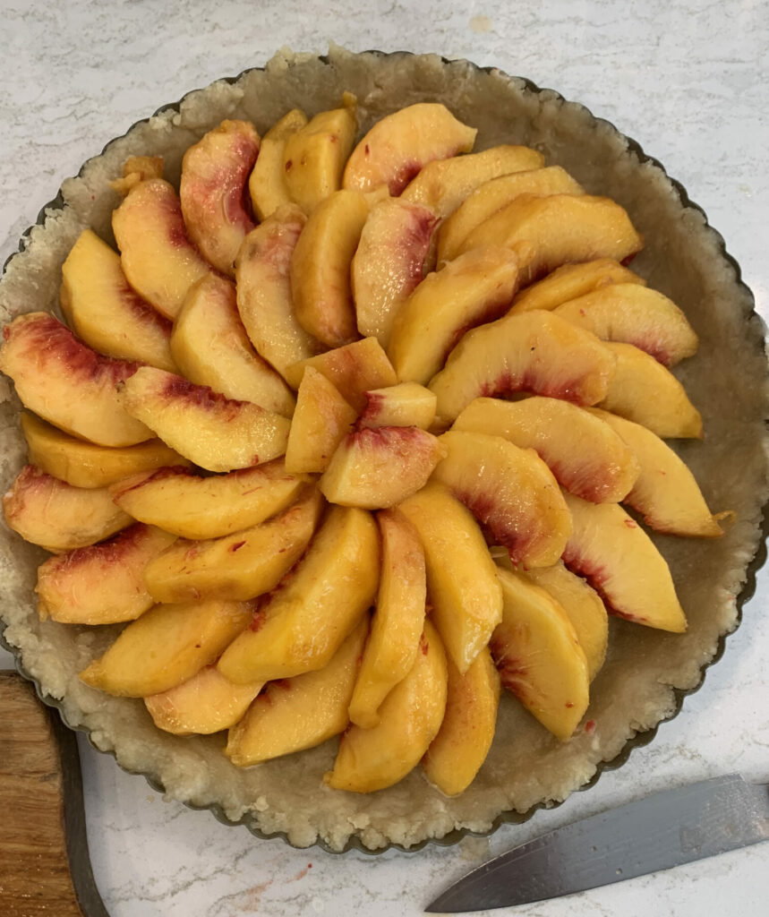 Peaches in a tart pan