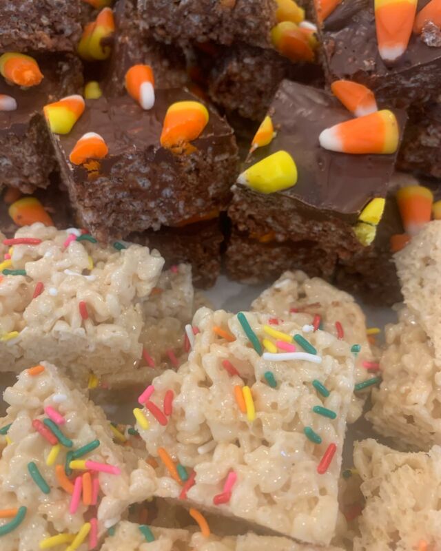 One classic treat and a variation were my contribution to my son in law’s birthday party (a child at heart!) the Classic Rice Krispie Treats are from @nytcooking  The Chocolate Rice Krispie treats are on my blog today!  Which would you chose? #ricekrispytreats #chocolatericekrispytreats #awomancooks 
.
.
.
.
#birthdaypartytreats #classicfood #variationonaclassic #bakersgottabake #childrenspartyideas #halloweentreats #fallbaking #ashevillefoodieincharlotte #homebakers