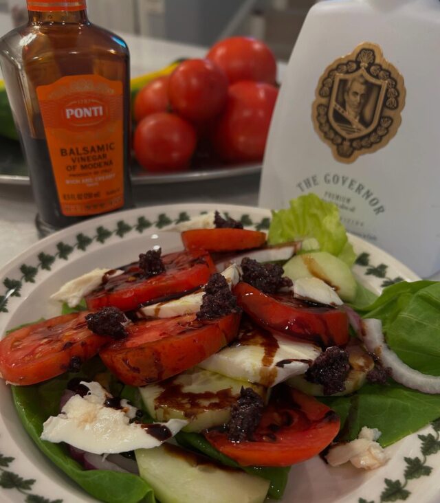I know it’s super hot out there and, while I’m not loving it, my tomato plants are going to town!  Lunch is always a tomato sandwich. But the harvest is big enough to allow for tarts and pies and tomato biscuits. In the end a classic tomato salad is always on point. Thanks @journeysbyabby for the olive tapenade !
#homegrowntomatoes #urbangardens #charlottegardens #raisedbedsarethebestbeds #betterboytomatoes #tomatoharvest #awomancooks